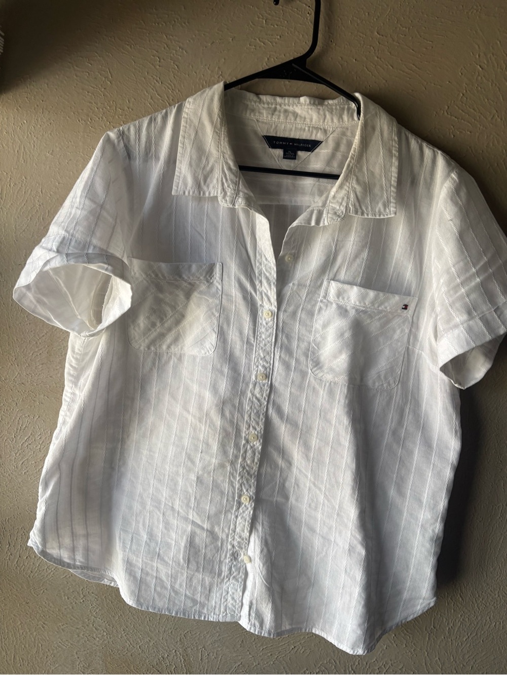Tommy Hilfiger White Short Sleeve Button-Down Shirt with Chest Pockets